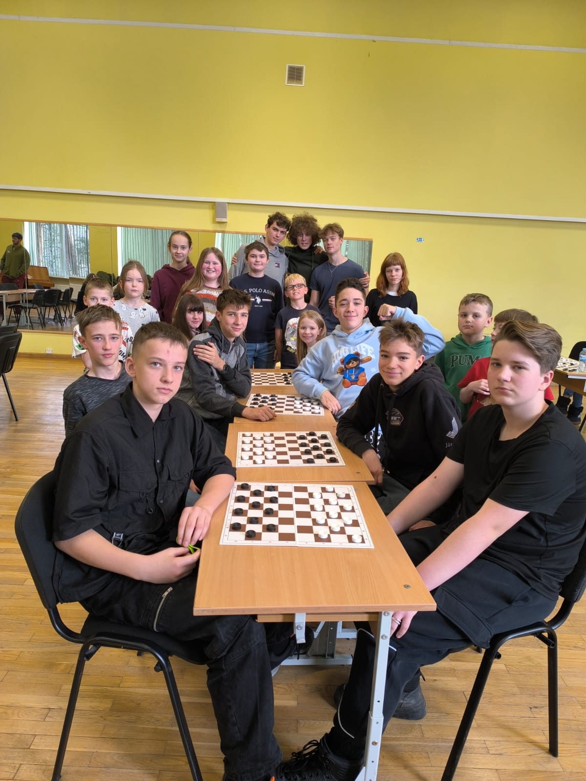 Dambretes turnīrs starp Jūrmalas skolu komandām.